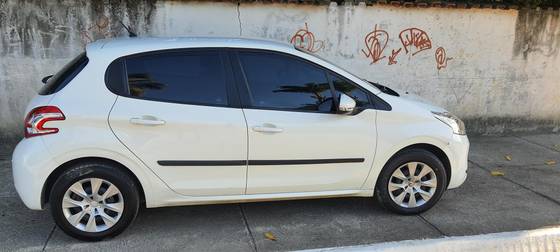 PEUGEOT 208 1.5 ACTIVE PACK 8V FLEX 4P MANUAL PEUGEOT 208 1.5 ACTIVE PACK 8V FLEX 4P MANUAL